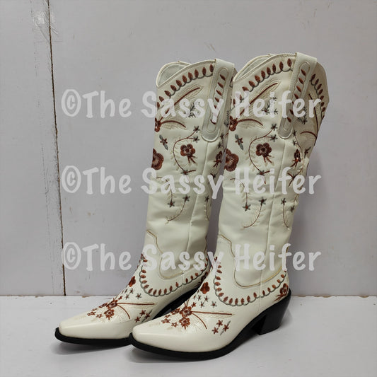 PRE-ORDER Cream Arrow Feather Stitched Cowgirl Boots